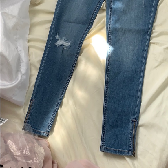 Mid Rise Ankle Jeans - Picture 3 of 6